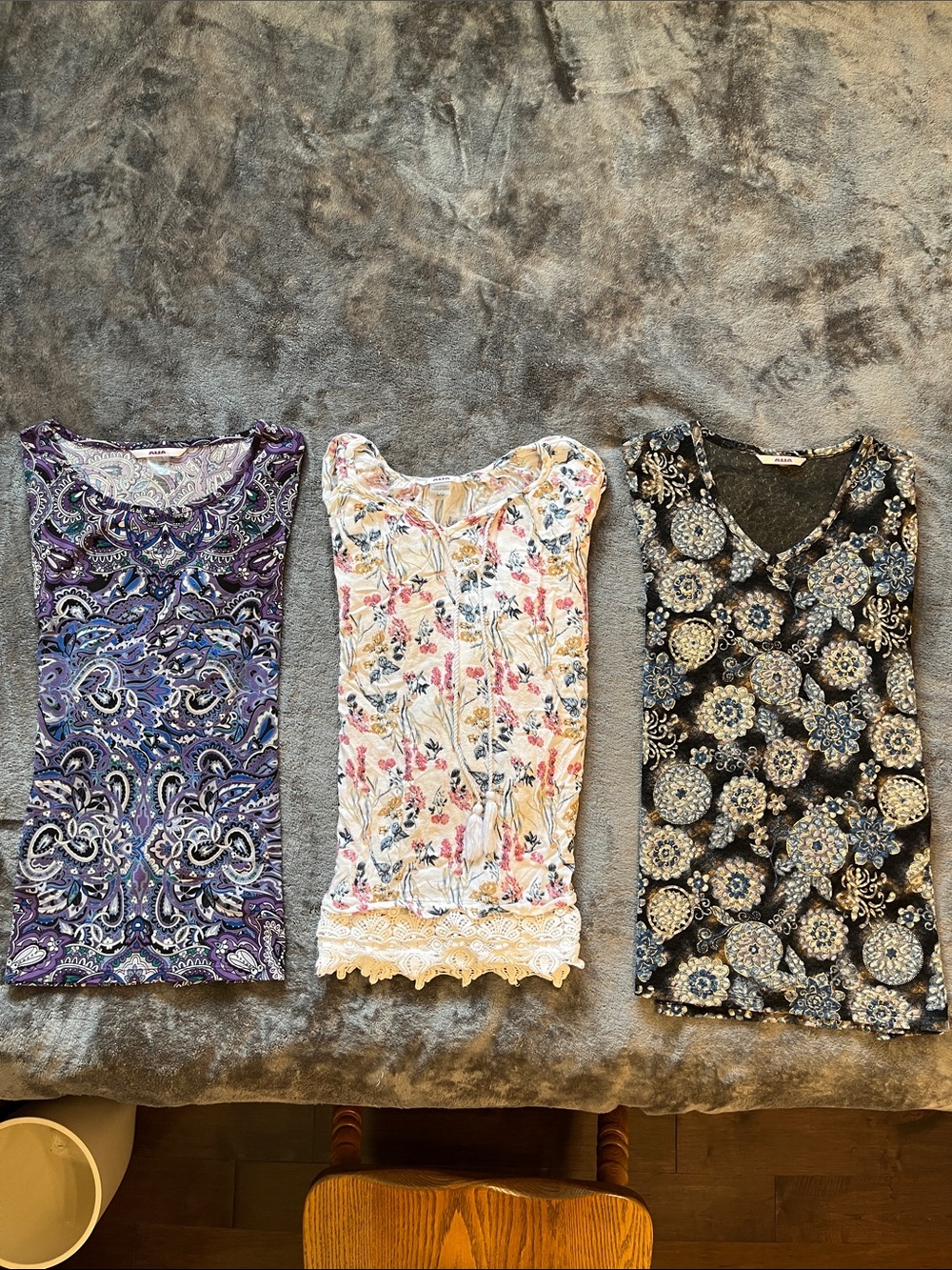 Alia 3 dressy size large t-shirt bundle